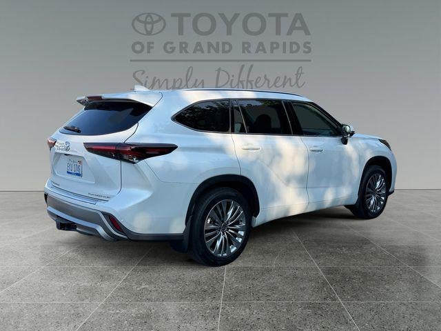 2026 Toyota Highlander Platinum