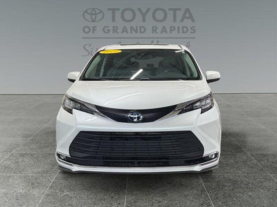 2022 Toyota Sienna XLE 7 Passenger