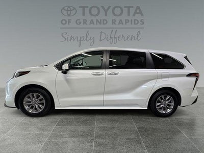 2022 Toyota Sienna XLE 7 Passenger