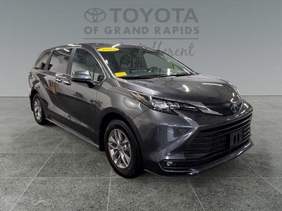 2025 Toyota Sienna XLE 7 Passenger