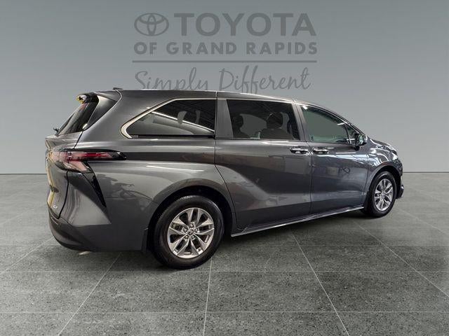 2025 Toyota Sienna XLE 7 Passenger