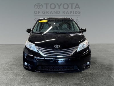 2017 Toyota Sienna XLE 8 Passenger