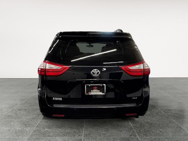 2017 Toyota Sienna XLE 8 Passenger