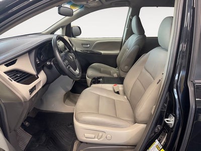 2017 Toyota Sienna XLE 8 Passenger