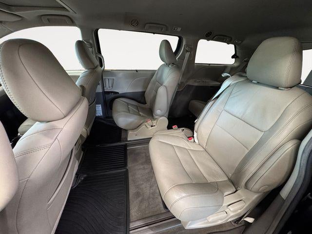 2017 Toyota Sienna XLE 8 Passenger