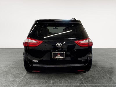 2017 Toyota Sienna XLE 8 Passenger