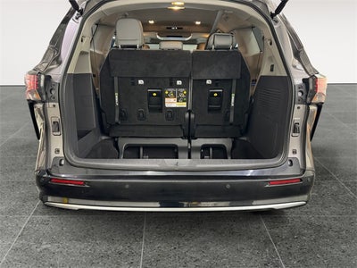 2022 Toyota Sienna Limited 7 Passenger