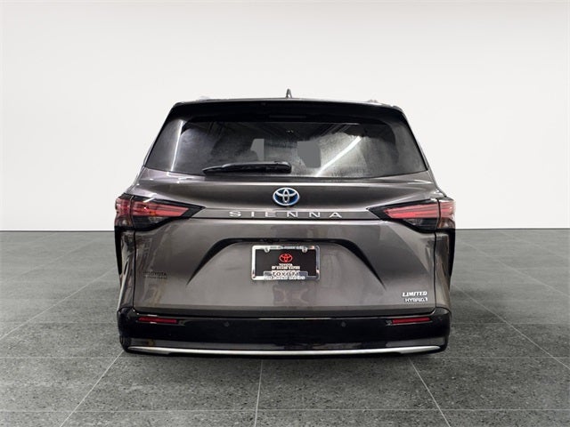 2022 Toyota Sienna Limited 7 Passenger