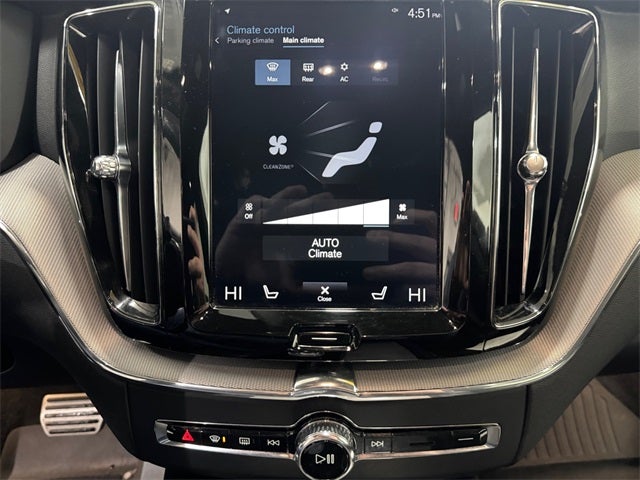 2019 Volvo XC60 Hybrid T8 R-Design