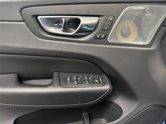 2019 Volvo XC60 Hybrid T8 R-Design