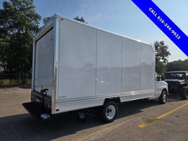 2026 Ford E-350SD Base Cutaway