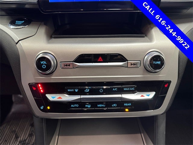 2022 Ford Explorer XLT 2.3 Liter Ecooost 4WD