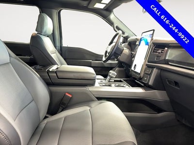 2025 Ford F-150 Lightning Lariat