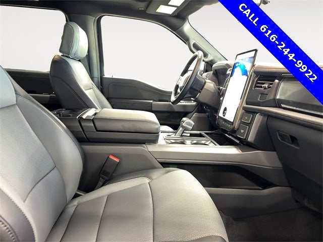 2025 Ford F-150 Lightning Lariat