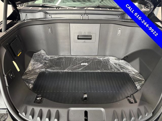 2025 Ford F-150 Lightning Platinum