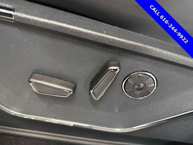 2025 Ford F-150 Lightning Platinum