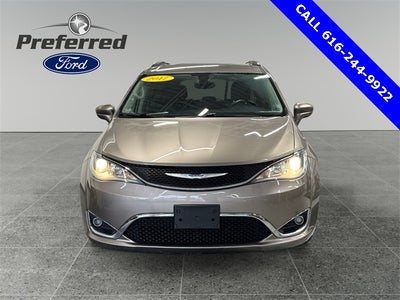 2017 Chrysler Pacifica Touring L 3.6 Liter V6 7 Passenger 3rd Row Seating