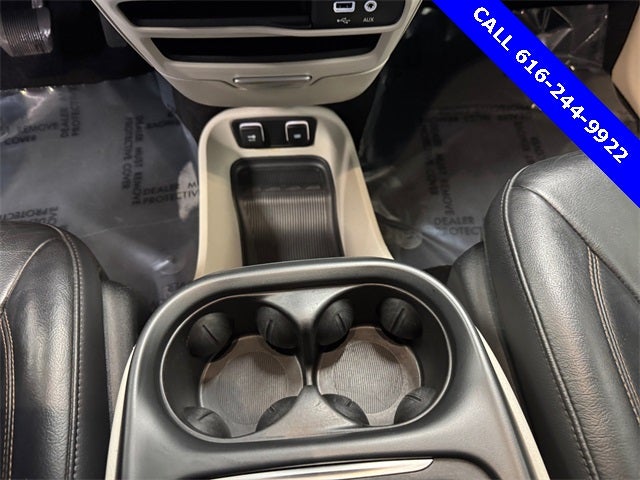 2017 Chrysler Pacifica Touring L 3.6 Liter V6 7 Passenger 3rd Row Seating