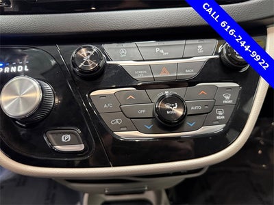 2017 Chrysler Pacifica Touring L 3.6 Liter V6 7 Passenger 3rd Row Seating