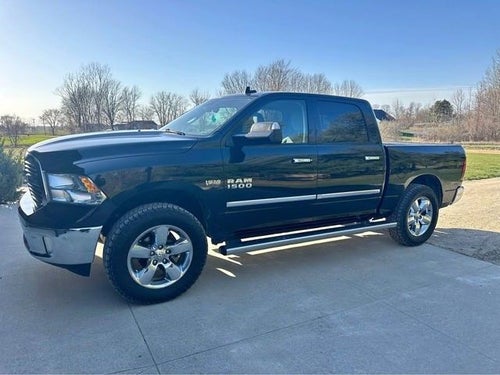 2017 RAM 1500 Big Horn 5.7 Liter V8 Hemi Crew Cab 4WD