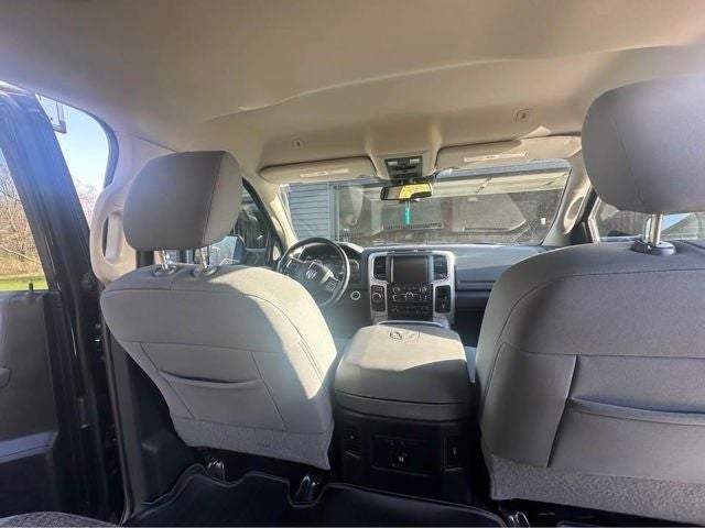 2017 RAM 1500 Big Horn 5.7 Liter V8 Hemi Crew Cab 4WD