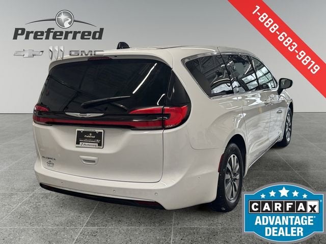 2024 Chrysler Pacifica Hybrid Select