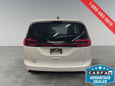 2024 Chrysler Pacifica Hybrid Select