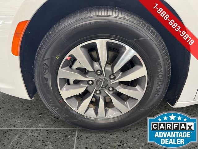 2024 Chrysler Pacifica Hybrid Select