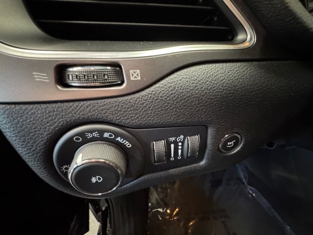 2022 Jeep Cherokee Latitude Lux 4x4