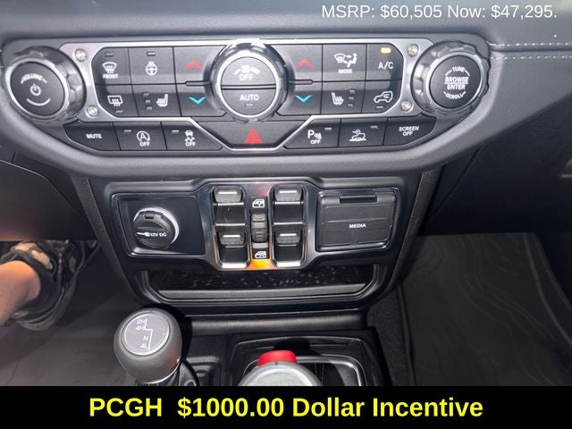 2025 Jeep Wrangler WRANGLER 4-DOOR SAHARA