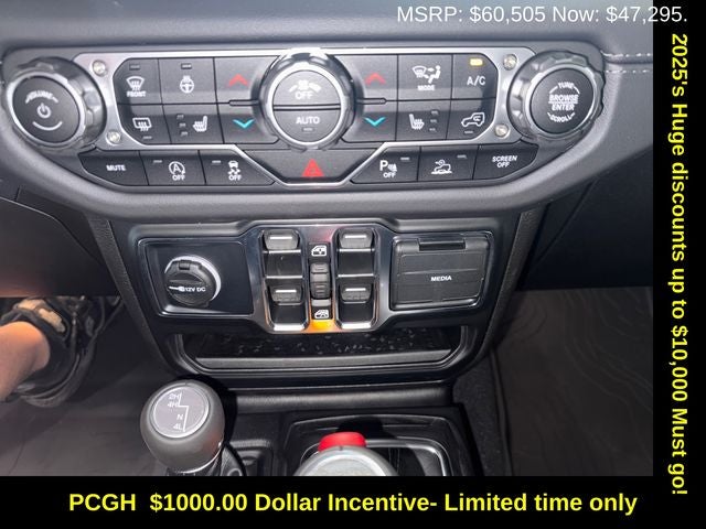 2025 Jeep Wrangler WRANGLER 4-DOOR SAHARA