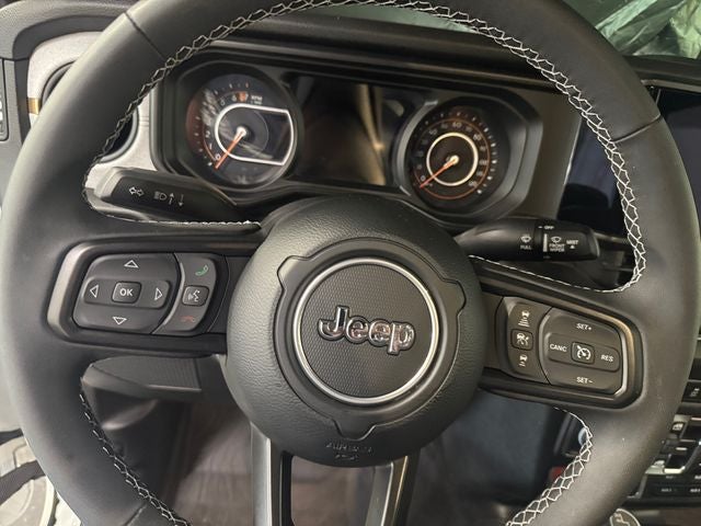 2025 Jeep Gladiator Willys 3.6 Liter V6 Automatic 4WD