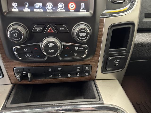 2017 RAM 1500 Laramie Quad Cab 4x4 6'4' Box