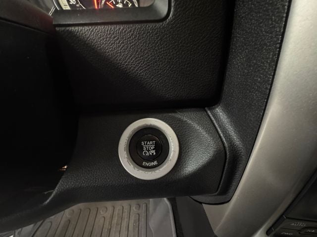 2016 RAM 1500 Laramie 5.7 Liter V8 Hemi Crew Cab 4WD