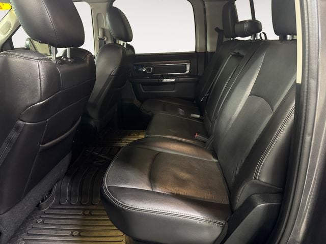 2016 RAM 1500 Laramie 5.7 Liter V8 Hemi Crew Cab 4WD