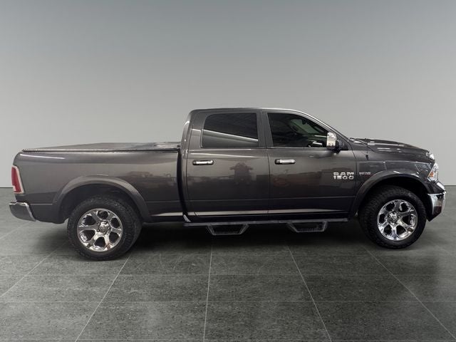2016 RAM 1500 Laramie 5.7 Liter V8 Hemi Crew Cab 4WD