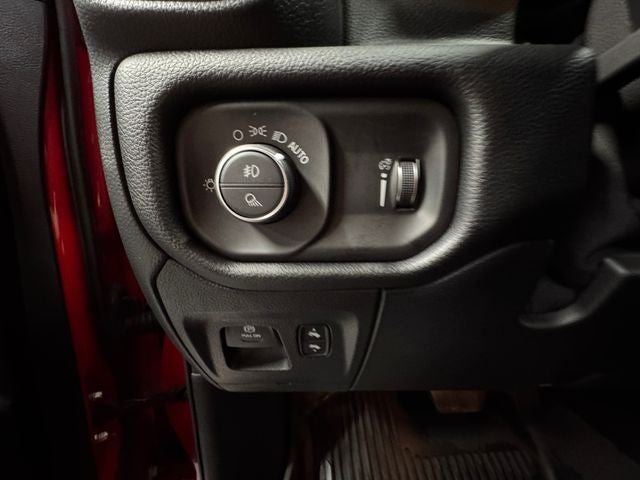 2021 RAM 1500 Big Horn Crew Cab 4x4 5'7' Box