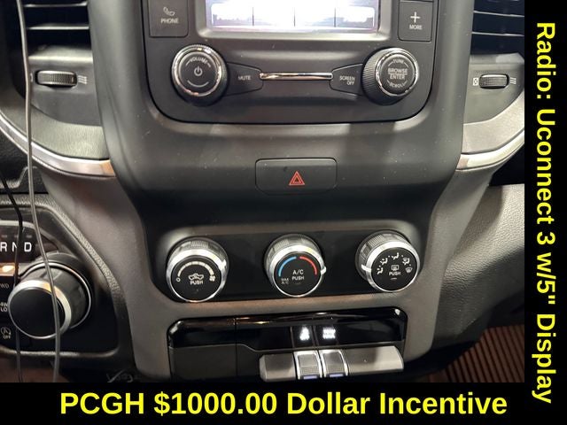 2022 RAM 1500 Big Horn Crew Cab 4x4 5'7' Box