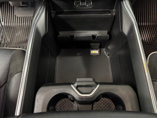 2023 RAM 1500 Laramie 5.7 Liter V8 Hemi Crew Cab 4WD
