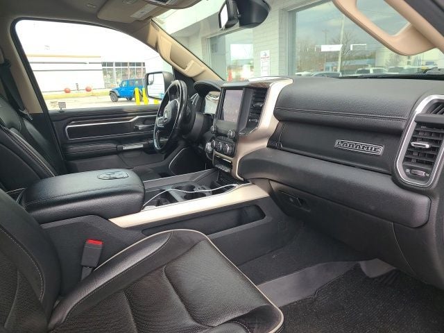 2019 RAM 1500 Laramie Crew Cab 4x4 5'7' Box