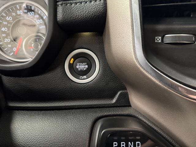 2020 RAM 1500 Laramie Crew Cab 4x4 5'7' Box