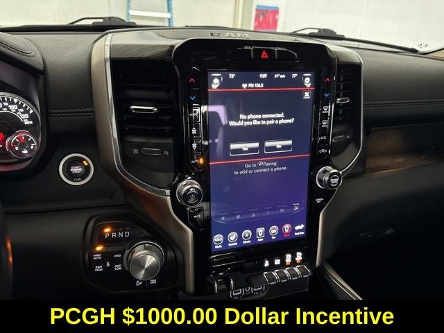 2020 RAM 1500 Laramie Crew Cab 4x4 5'7' Box