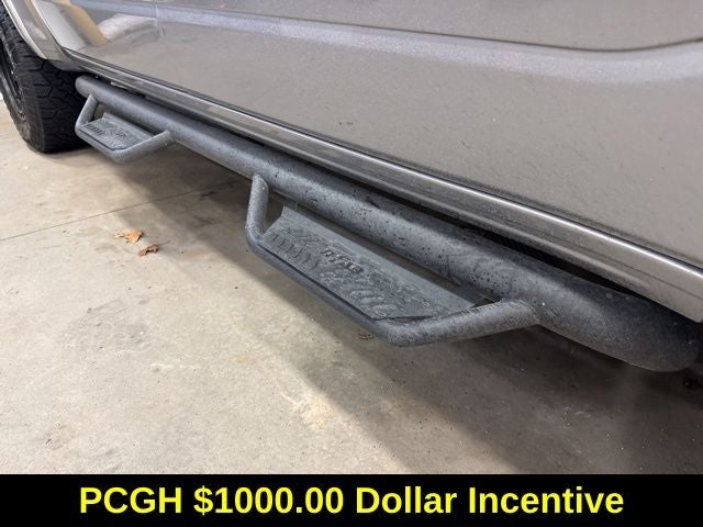 2020 RAM 1500 Laramie Crew Cab 4x4 5'7' Box