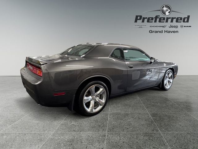 2014 Dodge Challenger SXT Plus