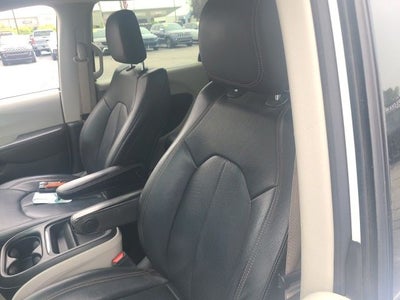 2020 Chrysler Pacifica Touring L 3.6 Liter V6 7 Passenger 3rd Row Seating