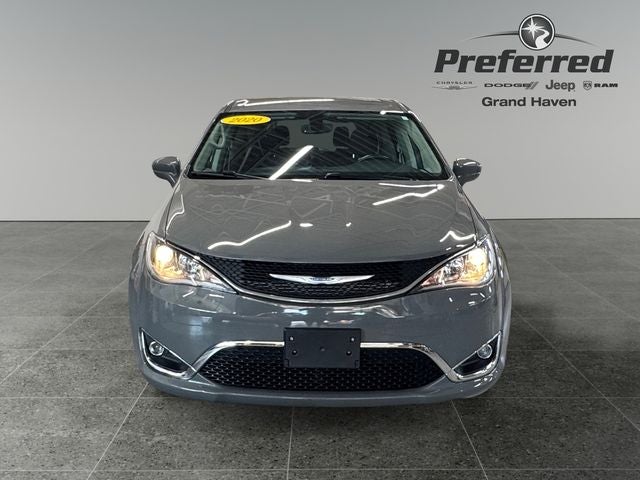 2020 Chrysler Pacifica Touring 3.6 Liter V6 7 Passenger 3rd Row Seating