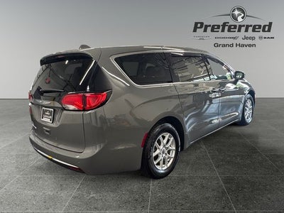 2020 Chrysler Pacifica Touring 3.6 Liter V6 7 Passenger 3rd Row Seating