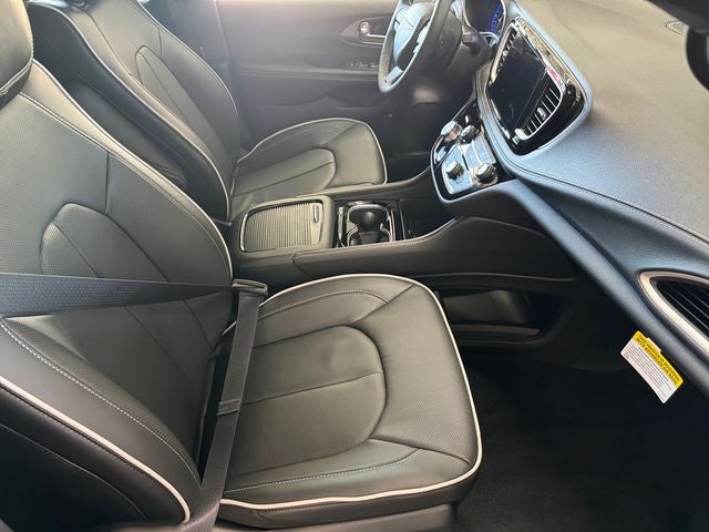 2027 Chrysler Pacifica PACIFICA LIMITED