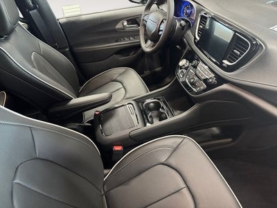 2027 Chrysler Pacifica PACIFICA LIMITED