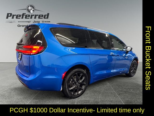 2026 Chrysler Pacifica PACIFICA SELECT AWD